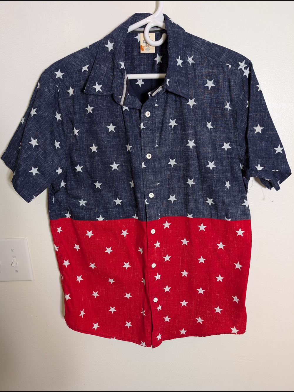 Men's Short-Sleeve Star Print Button-Down Shirt - Blue & Red